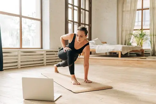 This Expert Analyzed A Chatbot Butt Training Plan