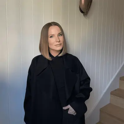 Kristin Bell with a bubble bob