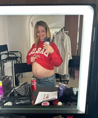 Georgia May Jagger showing off her pregnancy bump