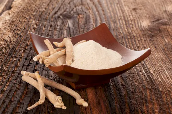 Ashwagandha root and powder