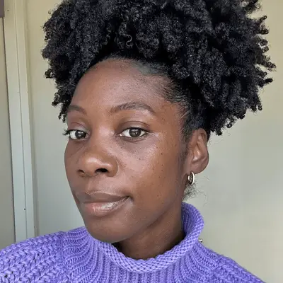 model applying glossier