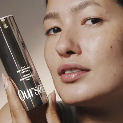 Model holding the Ourself HA Replenishing Serum