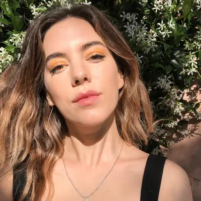 Victoria Hoff after dermarolling under-eyes