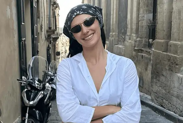 Kacey Musgraves wearing a kerchief