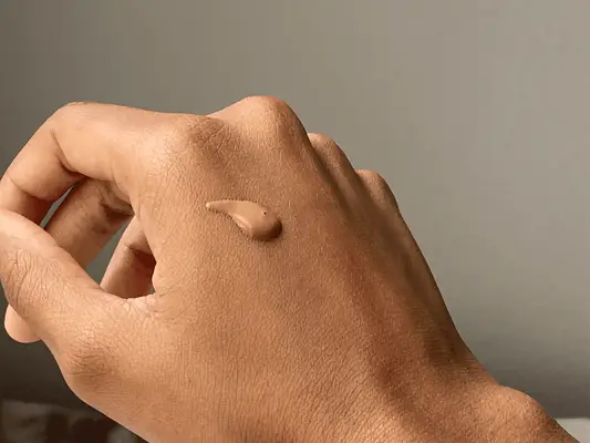 swatch of bareminerals Original Pure Serum Radiant Natural Liquid Foundation Mineral SPF 20