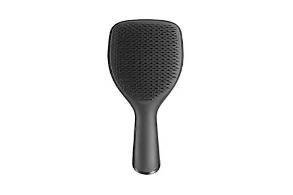 La brosse à cheveux démêlante humide