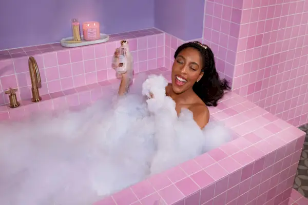 Jessica Williams im neuen Bad