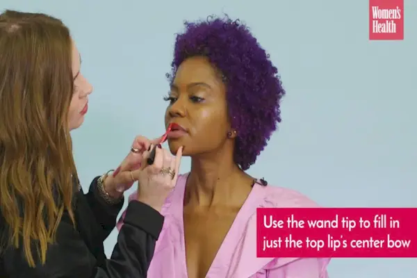 Vi er mere end besat af denne geniale nye måde at påføre læbestift på