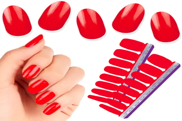 Tiras de unhas com brilho carmim