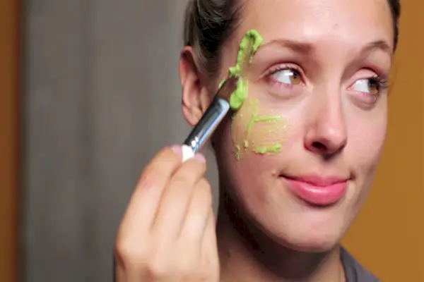 10 DIY-Möglichkeiten, Salz für wunderschöne Haut, Haare, Zähne und Nägel zu verwenden