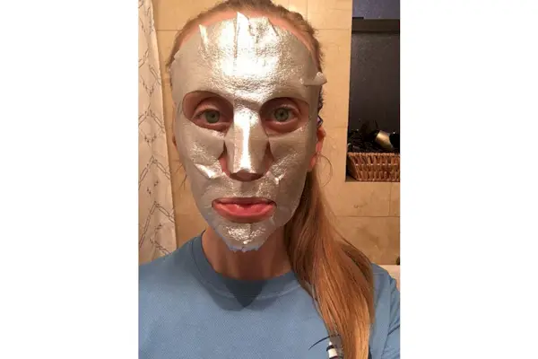 foliearkmaske testet af redaktør nicoletta richardson