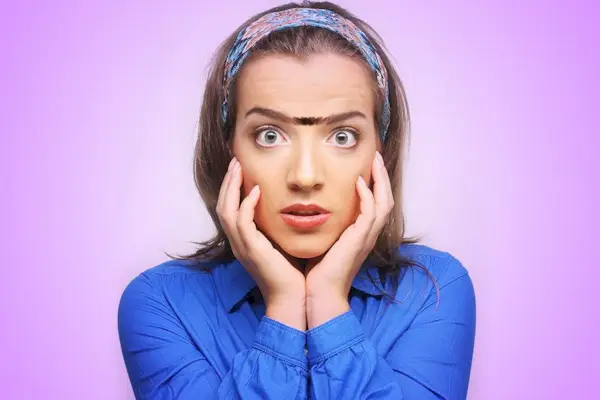 Cientistas descobriram o que faz algumas pessoas crescerem com unibrows