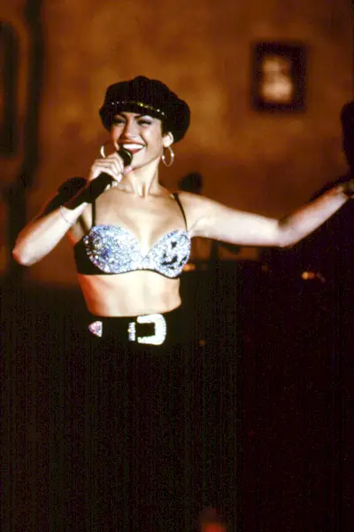 Skuespillerinnen Adria Arjona sier at Representing the Hispanic Community Onscreen Is Everything