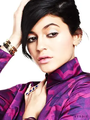 kylie jenner glitter eye shadow