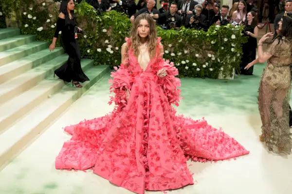 2024 Instituto de disfraces beneficia a las bellas durmientes que despiertan la moda