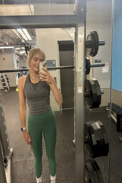 l'écrivain après avoir terminé le défi des gains de fessiers