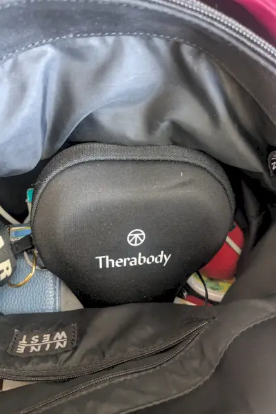 Examen du mini pistolet de massage Theragun : les pensées honnêtes d'un éditeur de fitness