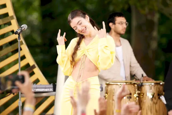 lorde vystupuje na seriálu koncertů Dobré ráno v Americe