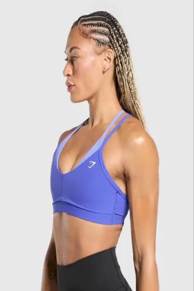 „Jsem bývalý vysokoškolský sportovec. Hybridní trénink mi po absolvování pomohl vybudovat svaly a vytrvalost.“