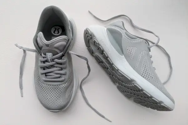 la chaussure lululemon Beyondfeel a remporté le prix de la meilleure chaussure de course pour les sneaker awards wh 2024