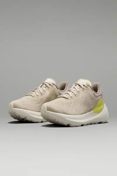 Examen des chaussures de course Lululemon Beyondfeel : pensées honnêtes d'un éditeur de fitness