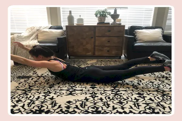 Salud de la mujer Probé este entrenamiento abdominal de cinco minutos todos los días durante un mes Superman.