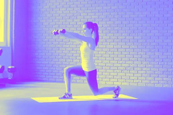 Cet entraînement avec haltères de 5 livres vous donnera une brûlure totale du corps