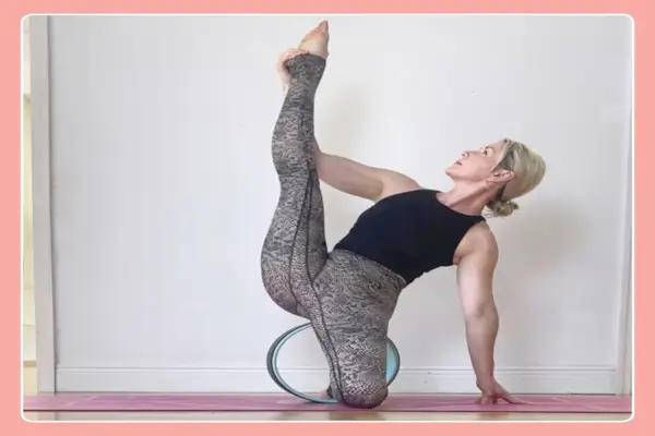 posizioni della ruota yoga
