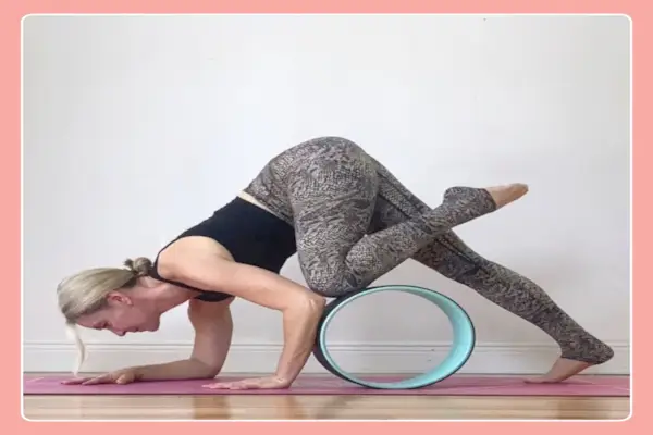 posizioni della ruota yoga