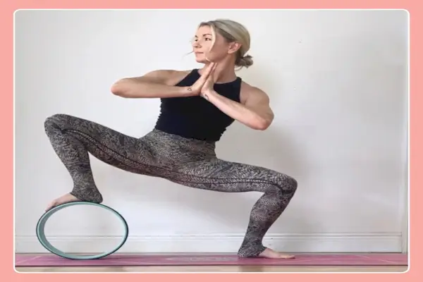 posizioni della ruota yoga