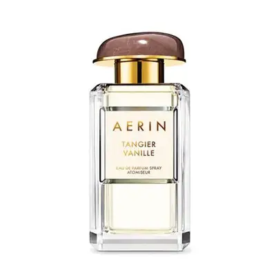 Přiznal jsem svou posedlost nošením parfému do postele - 10 mých současných oblíbených