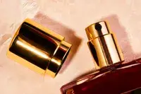 The sprayer on a bottle of Killian Paris Rolling In Love