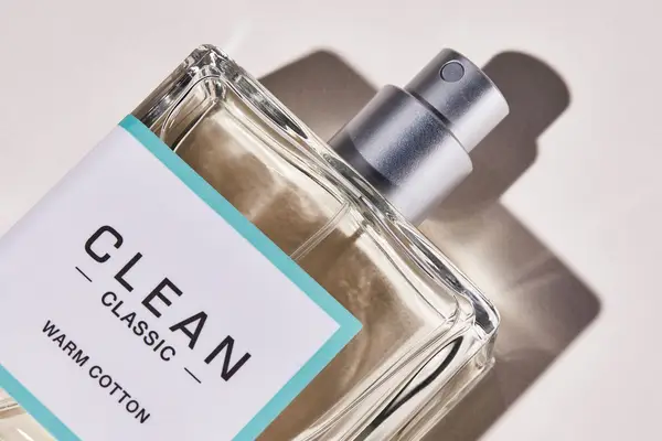 A close up of the spray nozzle on the Clean Beauty Classic Warm Cotton