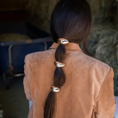 Shygirl with blonde waves