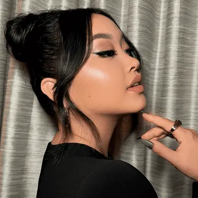 side profile of lana condor