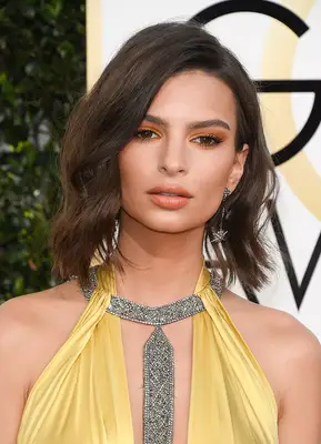 Emily Ratajkowski wearing an asymmetrical lob wig