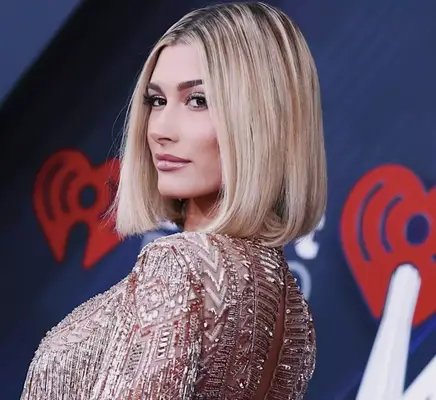 Hailey Bieber wearing highlights and lowlights at the iHeartRadio Awards