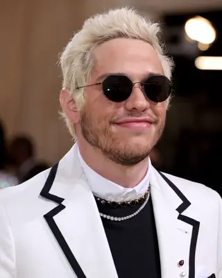 Pete Davidson hairstyle