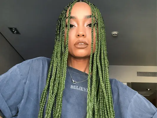 leigh anne pinnock with green braids