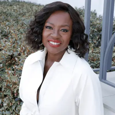 viola davis wearing wand curl bob