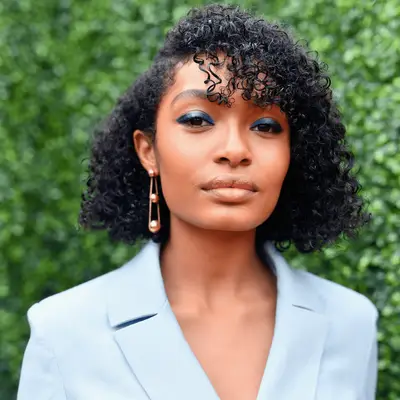 yara shahidi curly bob