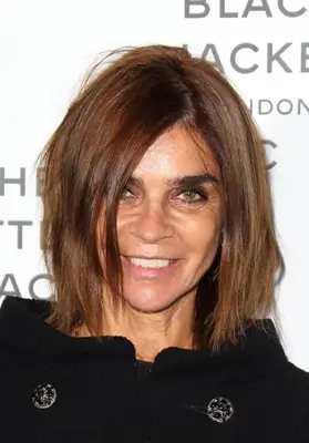 Carine Roitfeld straight, layered lob