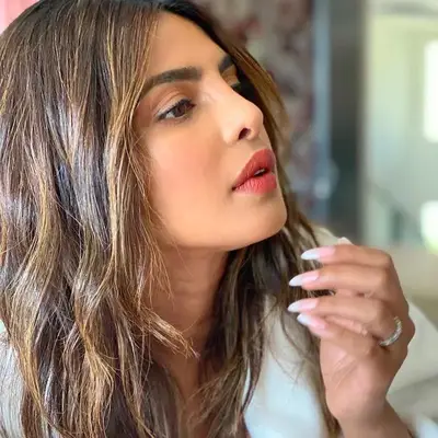 Blonde Hair with Lowlights Priyanka Chopra