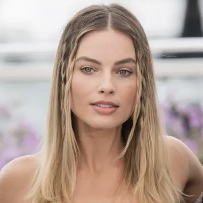 Warm Blonde Hair Color with highlights and lowlights Zendaya