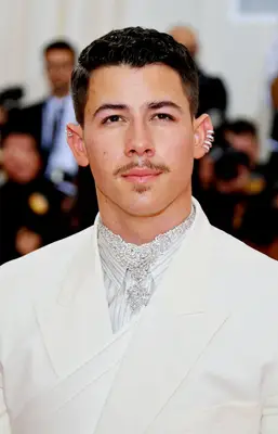 nick jonas classic taper hair style met gala camp