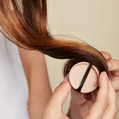 Model removing a hot roller