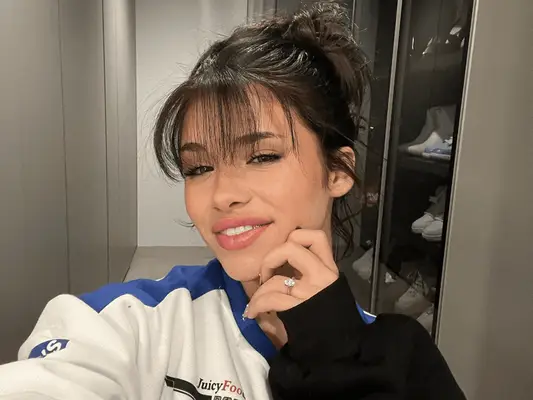 Nessa Barrett wearing mall bangs