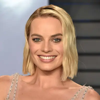 Margot Robbie with tousled blunt bob at 2018 Vanity Fair Oscar Party