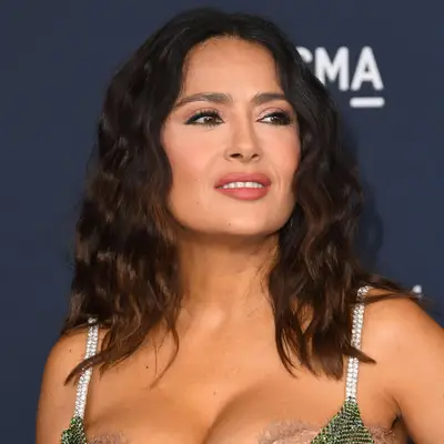 Salma Hayek wears a shoulder-length haircut with defined waves