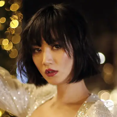 Bob with Bangs Barely There Waves Betty Bachz